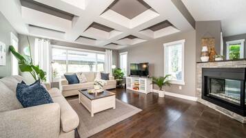 Smart-TV, peis, Netflix og fotballspill