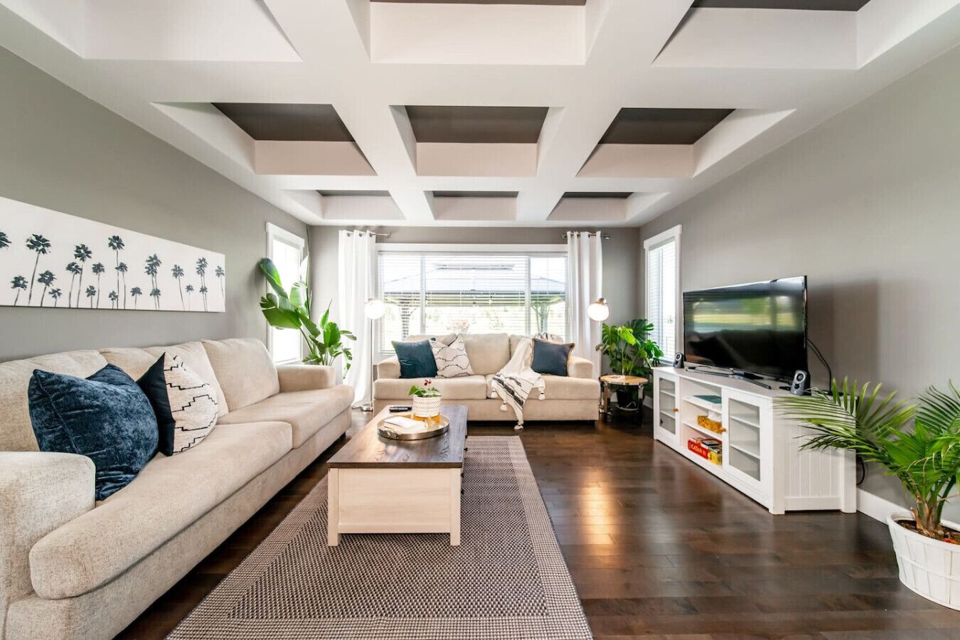 智能电视、壁炉、Netflix、桌上足球