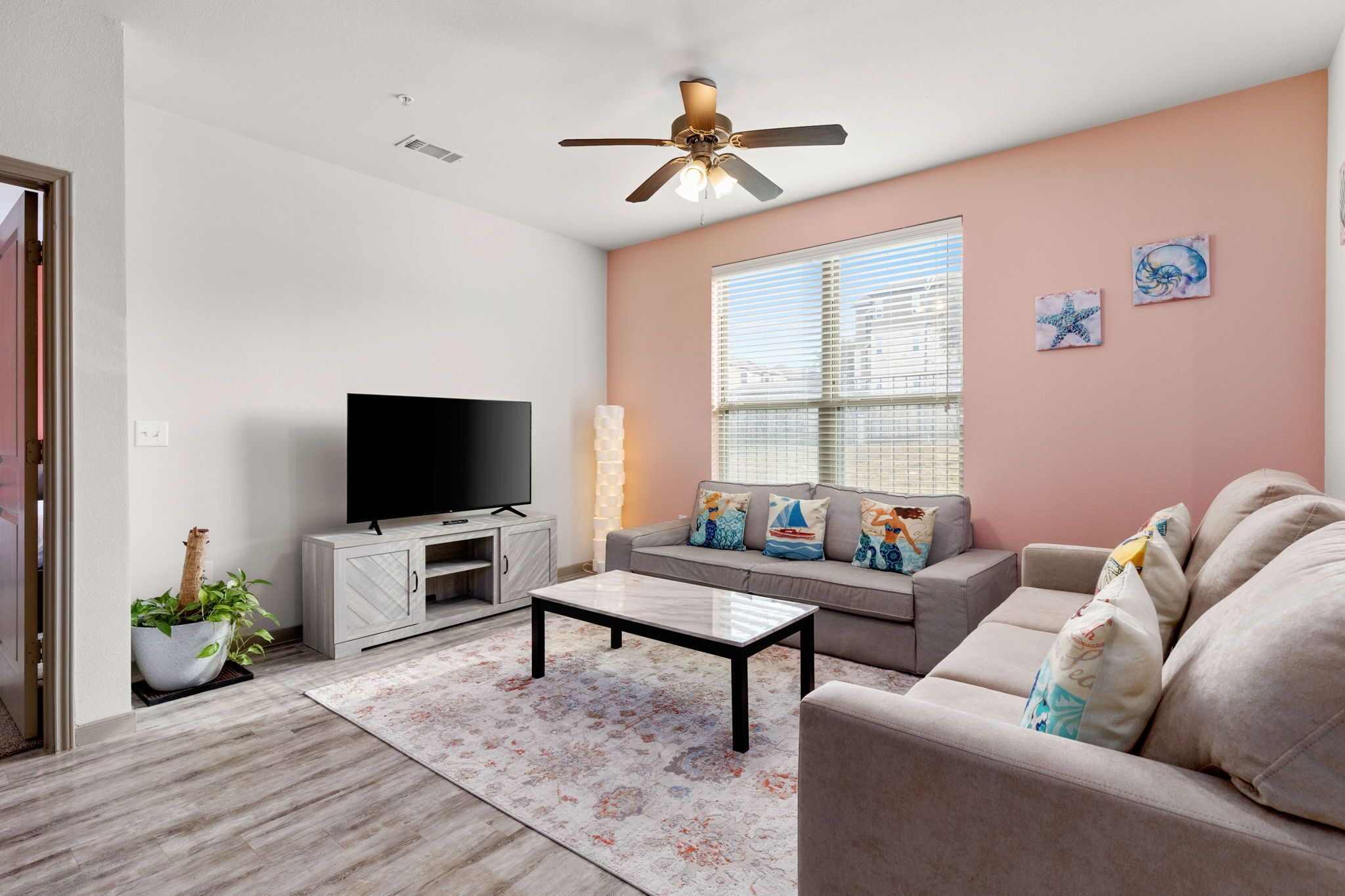 High scale 2 bedroom apartment near Sea World and Lackland AFB