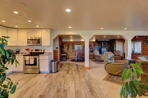 Fridge, microwave, oven, stovetop - The Mountain View Walk Out , Truly Panoramic View (Sheridan)