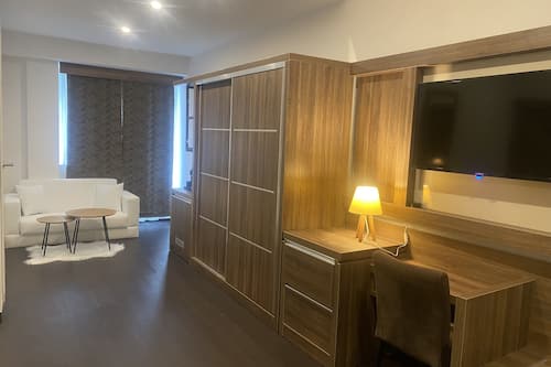 Deluxe trippelrum | Allergitestade sängkläder, individuell inredning och unika möbler