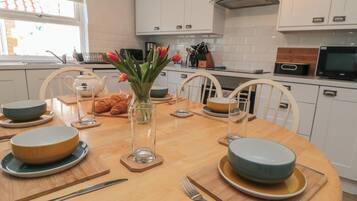 Cottage | Dining