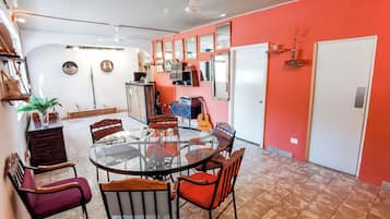 Dormitorio compartido | Área de sala de estar