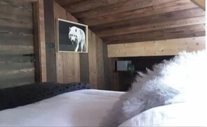 5 soveværelser, skrivebord, strygejern/strygebræt, weekendseng