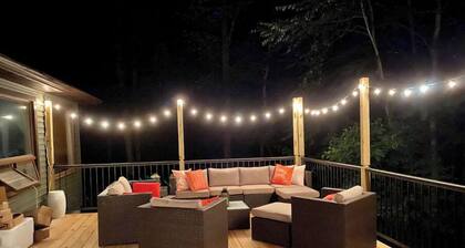 6.45 ACRE Private Close to Big Bear Mountain, Waterfall, Fire-pit, Loft & more.