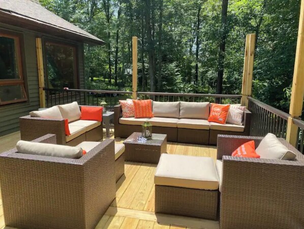 Terrace/patio - 6.45 ACRE Private Close to Big Bear Mountain, Waterfall, Fire-pit, Loft & more. (Beach Lake)