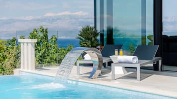 Piscine extérieure, piscine chauffée