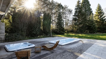 Bain à remous extérieur