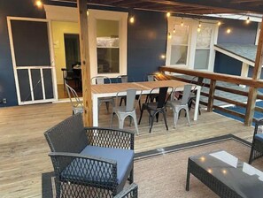 Outdoor dining - Private Deck & Patio @Pearl/Riverwalk +Parking (San Antonio)