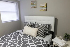 2 habitaciones, escritorio, tabla de planchar con plancha y wifi gratis