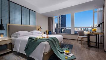 Luksus-dobbeltrom, byutsikt | Sengetøy av topp kvalitet, dundyner og Tempur-Pedic-senger