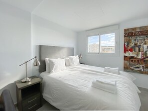 2 bedrooms, iron/ironing board, WiFi, bed sheets - Pablo Casals | Marbella Penthouse Sea Views Bbq (Marbella)