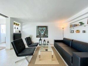 TV, offices - Pablo Casals | Marbella Penthouse Sea Views Bbq (Marbella)