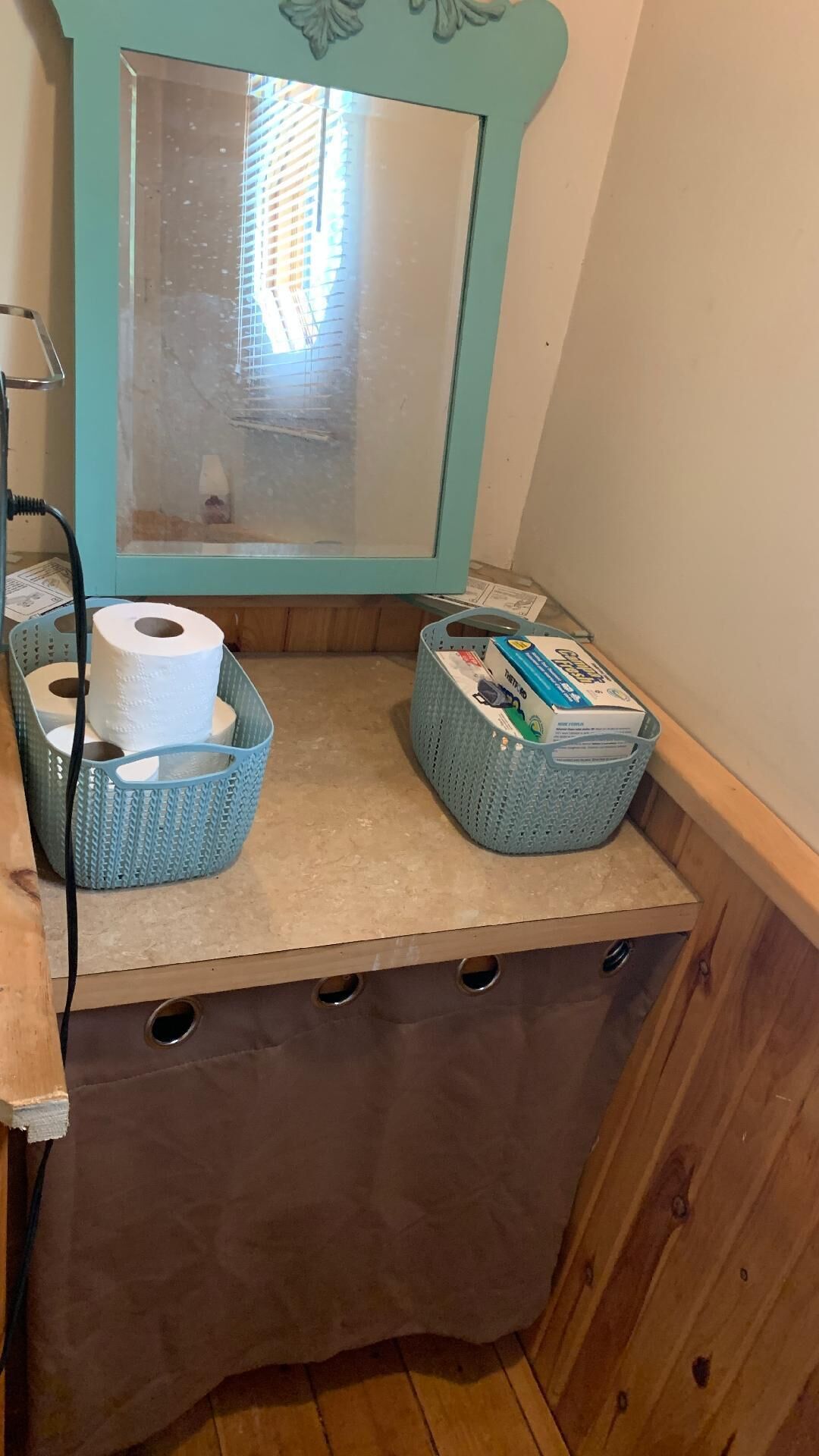 Cozy off grid loft cabin