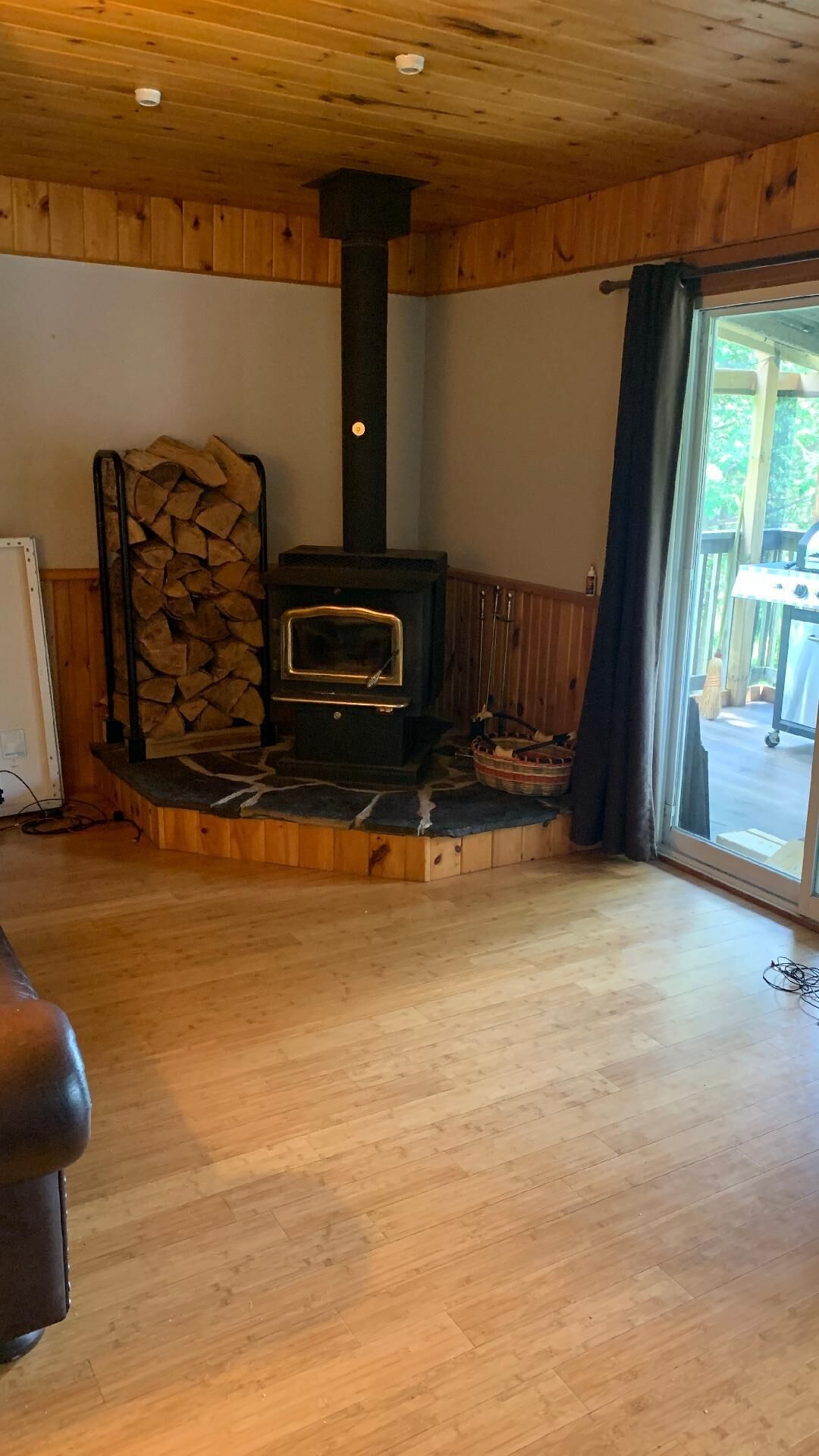 Cozy off grid loft cabin