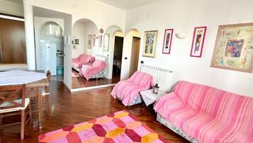 Télévision, livres, chaßne hi-fi