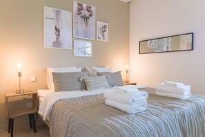 2 slaapkamers, een strijkplank/strijkijzer, wifi, beddengoed