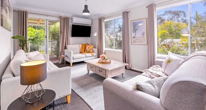 Spring cottage • Family 4BR Retreat •Walk to Nowra