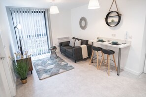 Deluxe Apartment, Ensuite (Deluxe ) | Lounge