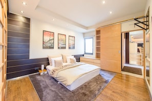 Venus Apartments - Quiet &Spacious Penthouse City Centre
