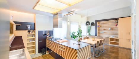 Venus Apartments - Quiet &Spacious Penthouse City Centre | Private kitchen