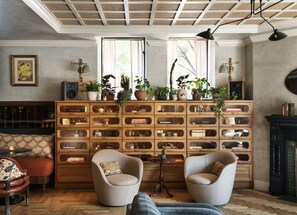 Sala de estar en el lobby