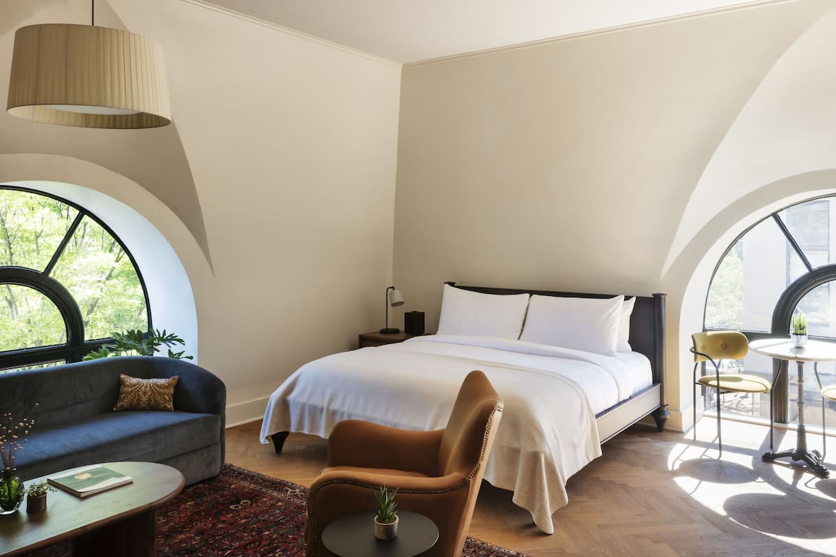 Ropa de cama de alta calidad y minibar