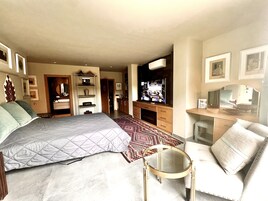 Garden suite | Premium bedding, down comforters, individually decorated