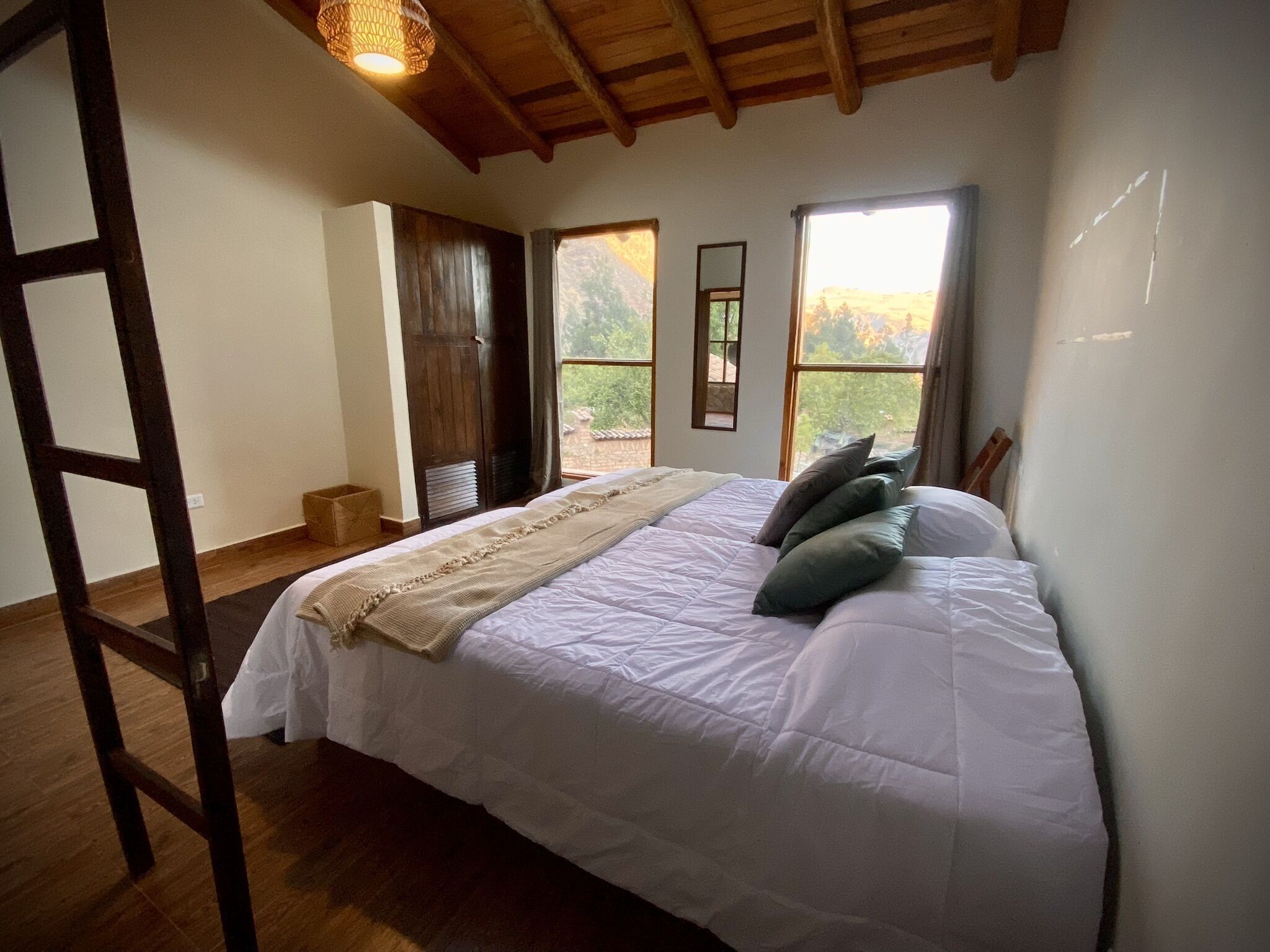 3 chambres, fer et planche à repasser, Wi-Fi gratuit, draps fournis