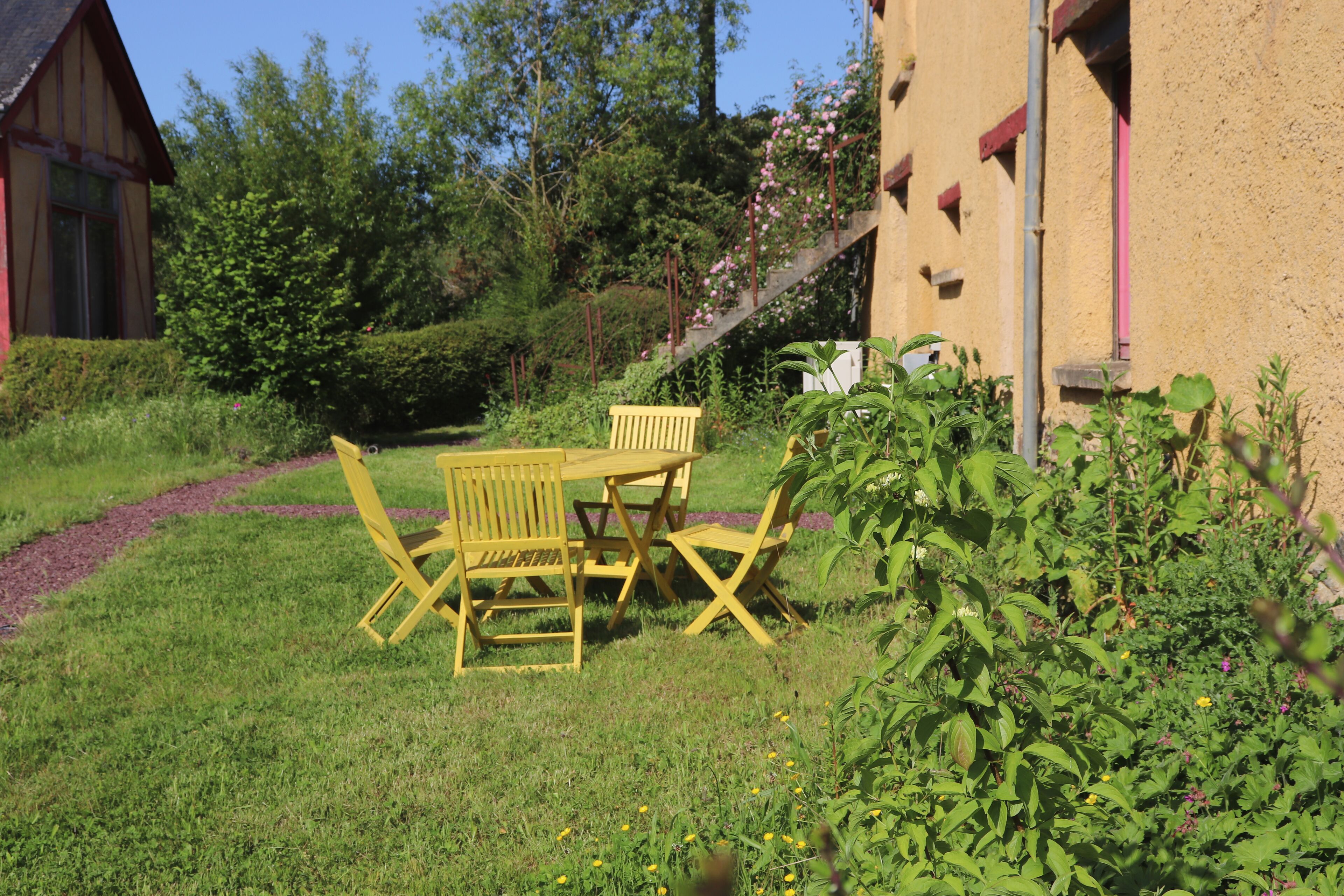 Charm and Nature - Bedroom in a mud house in the Pays de Brocéliande