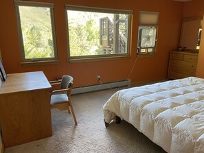 3 Schlafzimmer, Schreibtisch, Bügeleisen/Bügelbrett, kostenloses WLAN