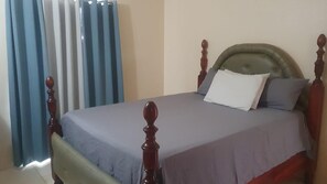 1 bedroom, iron/ironing board, free WiFi, bed sheets - Beautiful 1-bed House in Old Harbour, Gated (Old Harbour)
