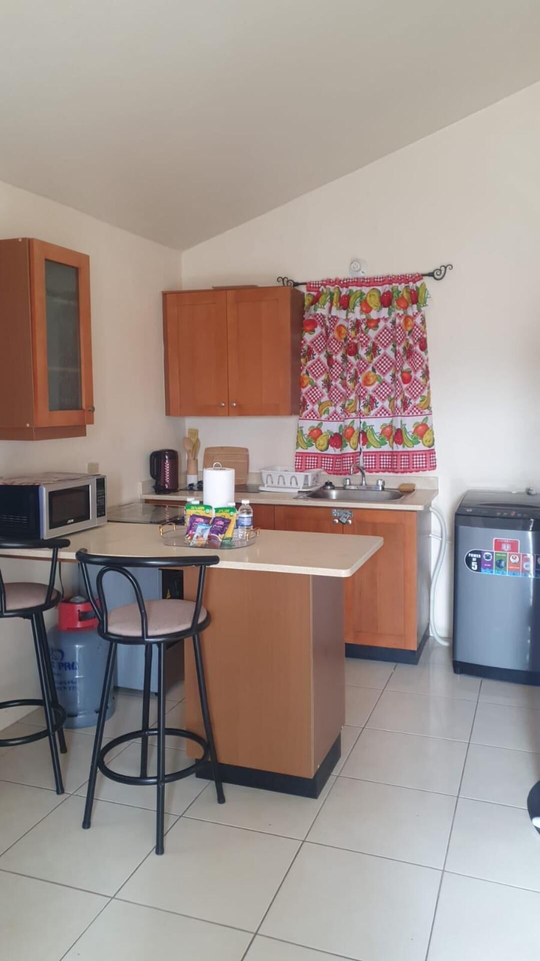 Fridge, microwave, stovetop, electric kettle