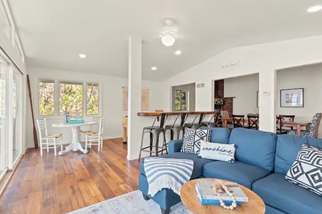 Incredible Waterfront Lakehouse on Liberty Lake