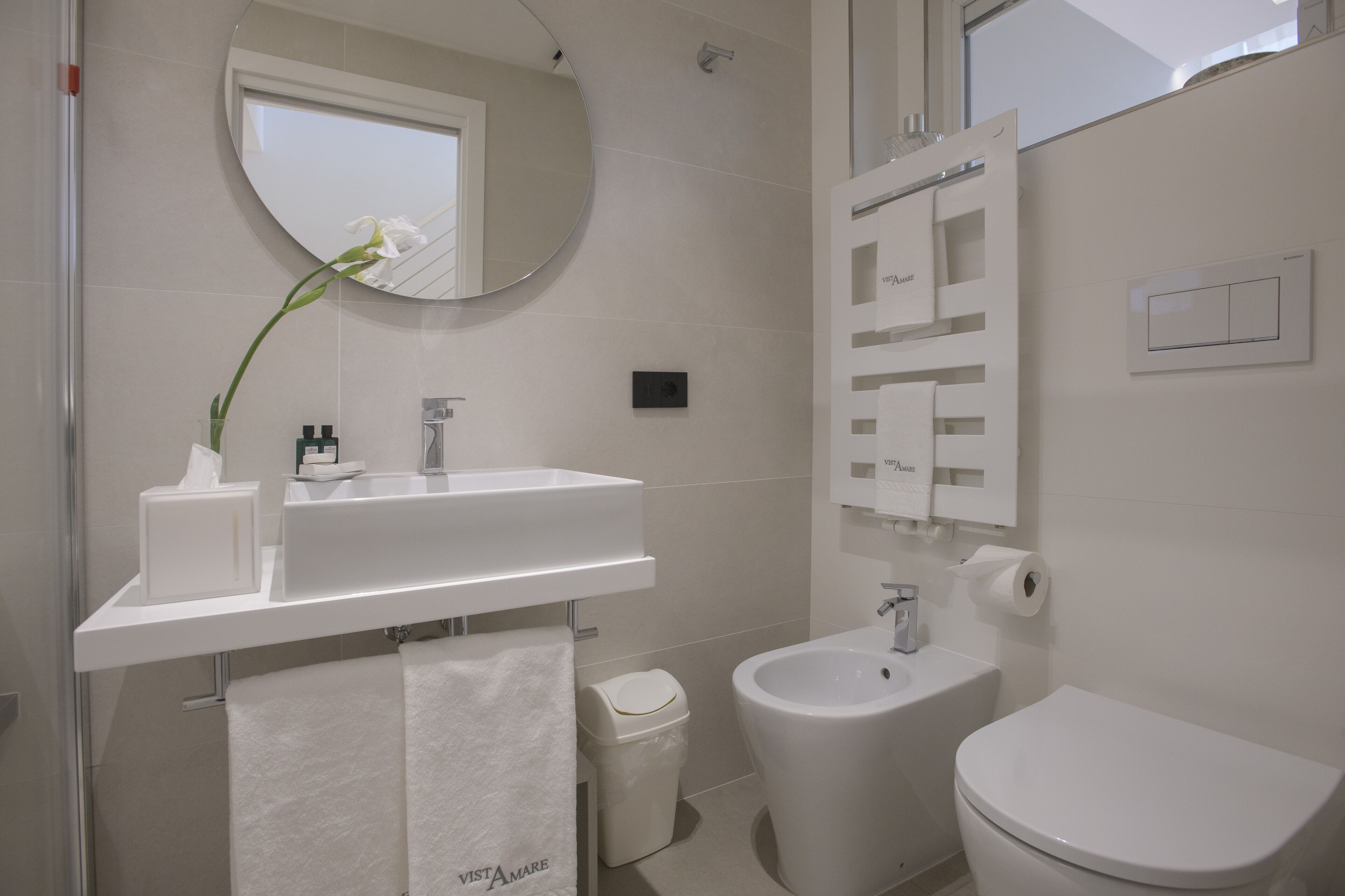 Dusche, Haartrockner, Bidet, Handtücher