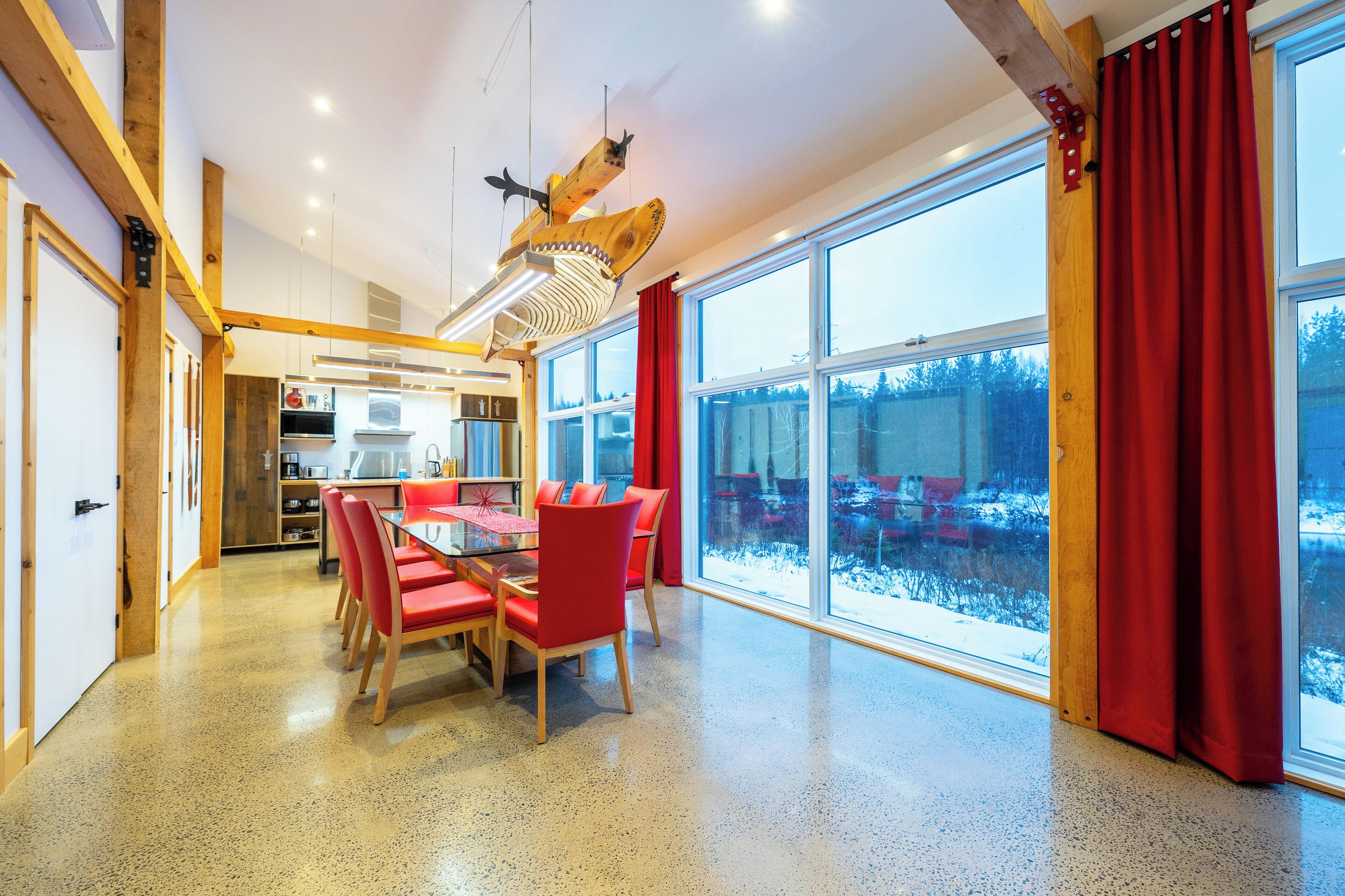 Signature Chalet | Dining room