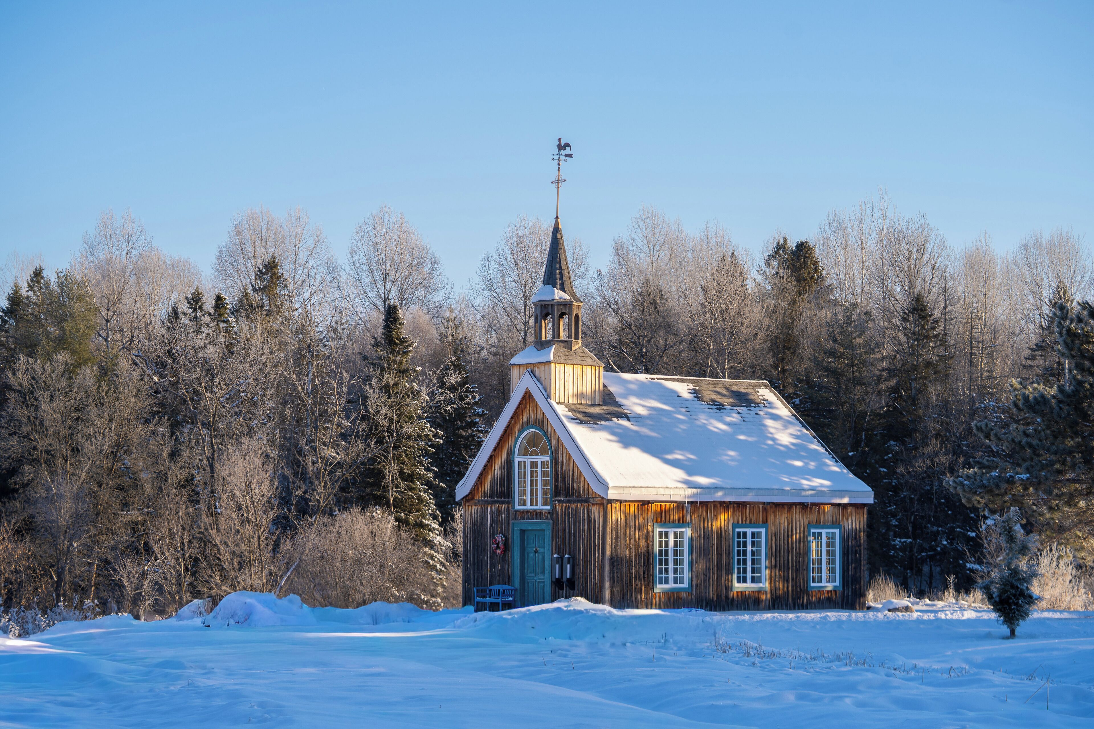 Signature Loft | Blackout drapes, bed sheets