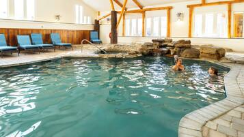 Indoor pool, seasonal outdoor pool, sun loungers
