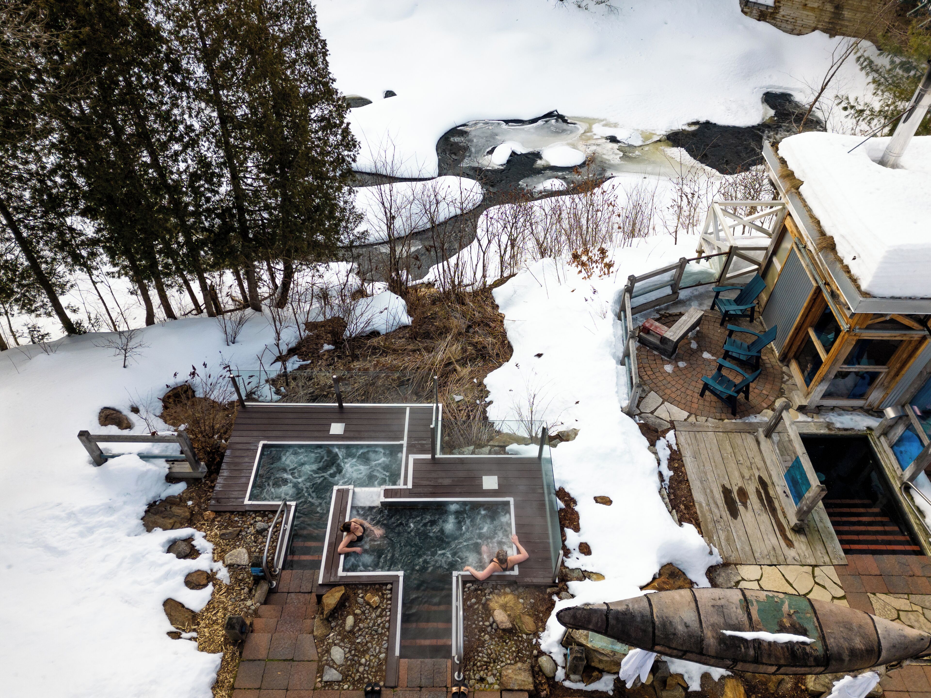 Couples treatment rooms, sauna, hot tub, body treatments