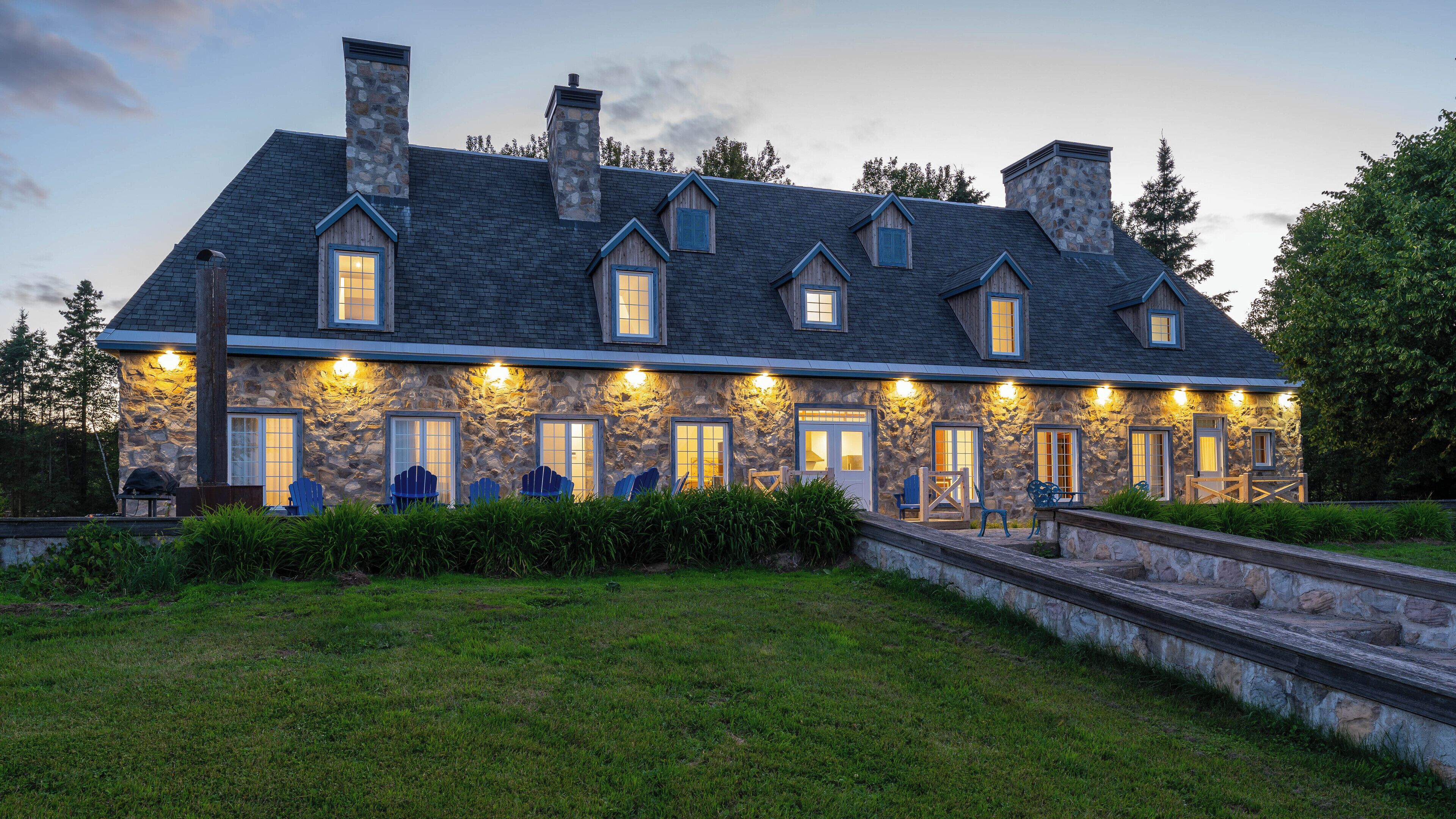 Luksus-alpehytte, parkutsikt | Blendingsgardiner og sengetøy