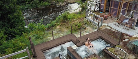 Couples treatment rooms, sauna, hot tub, body treatments