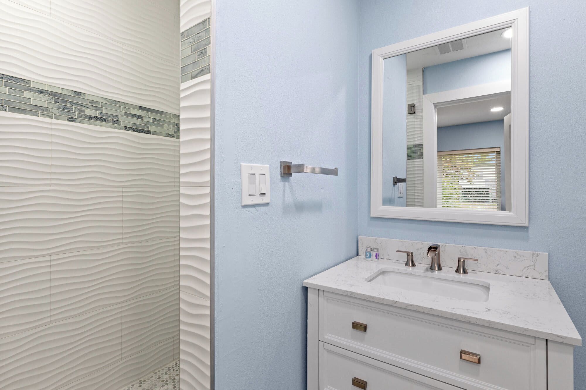Bathtub, hair dryer, towels