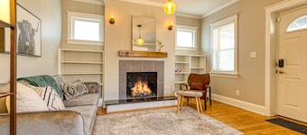 Cozy and Charming 3 Bed, 2 Bath Home - Close to BJC