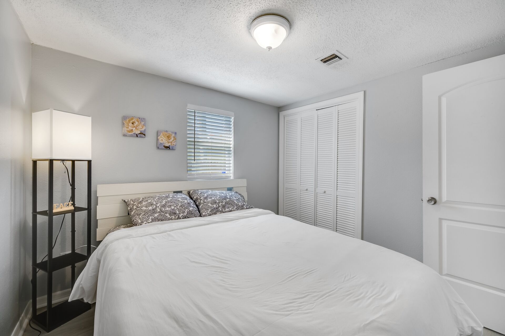 Central 3-Bedroom Home in Largo with huge BBQ pit