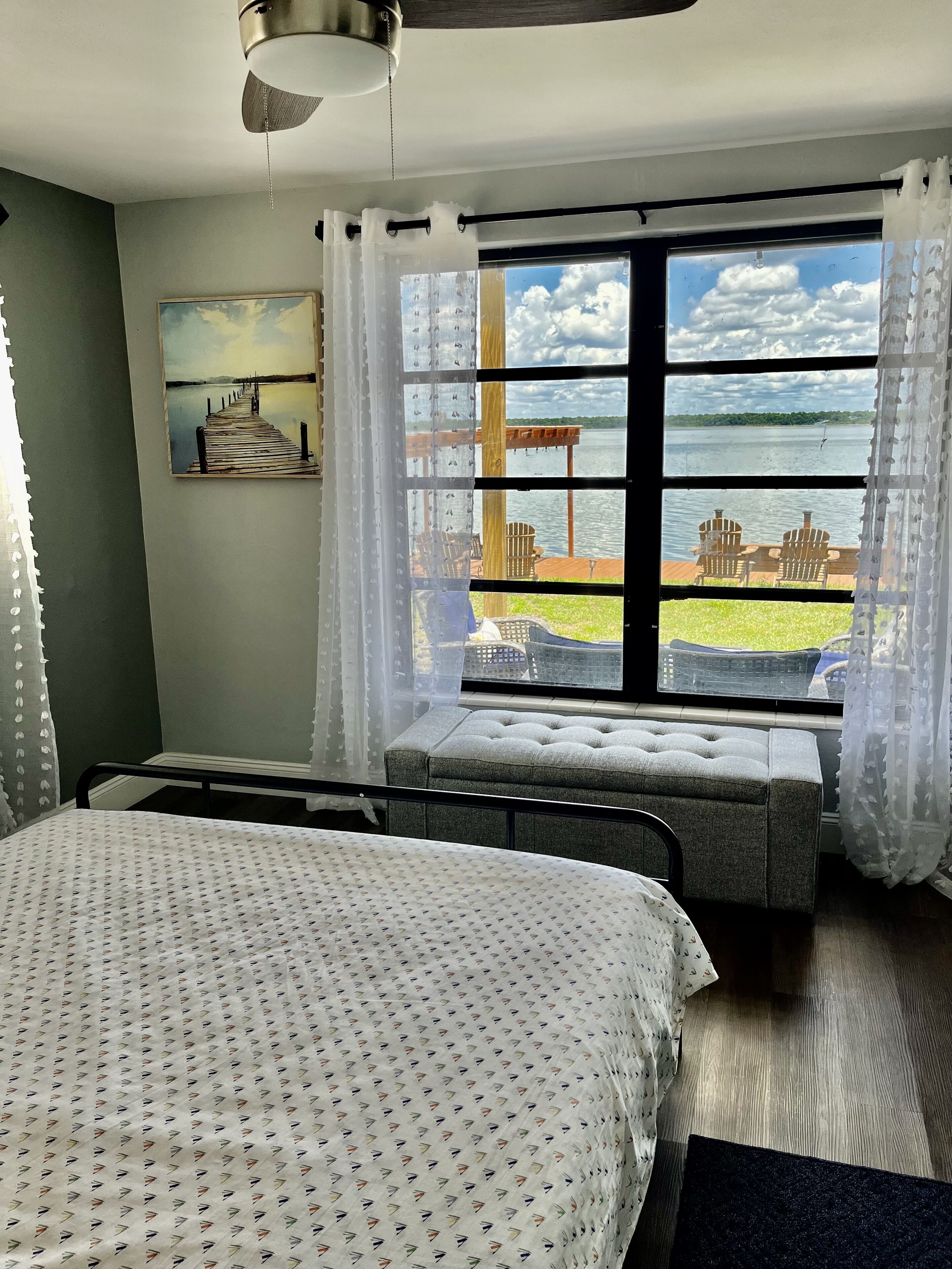 4 chambres, coffres-forts dans les chambres, bureau