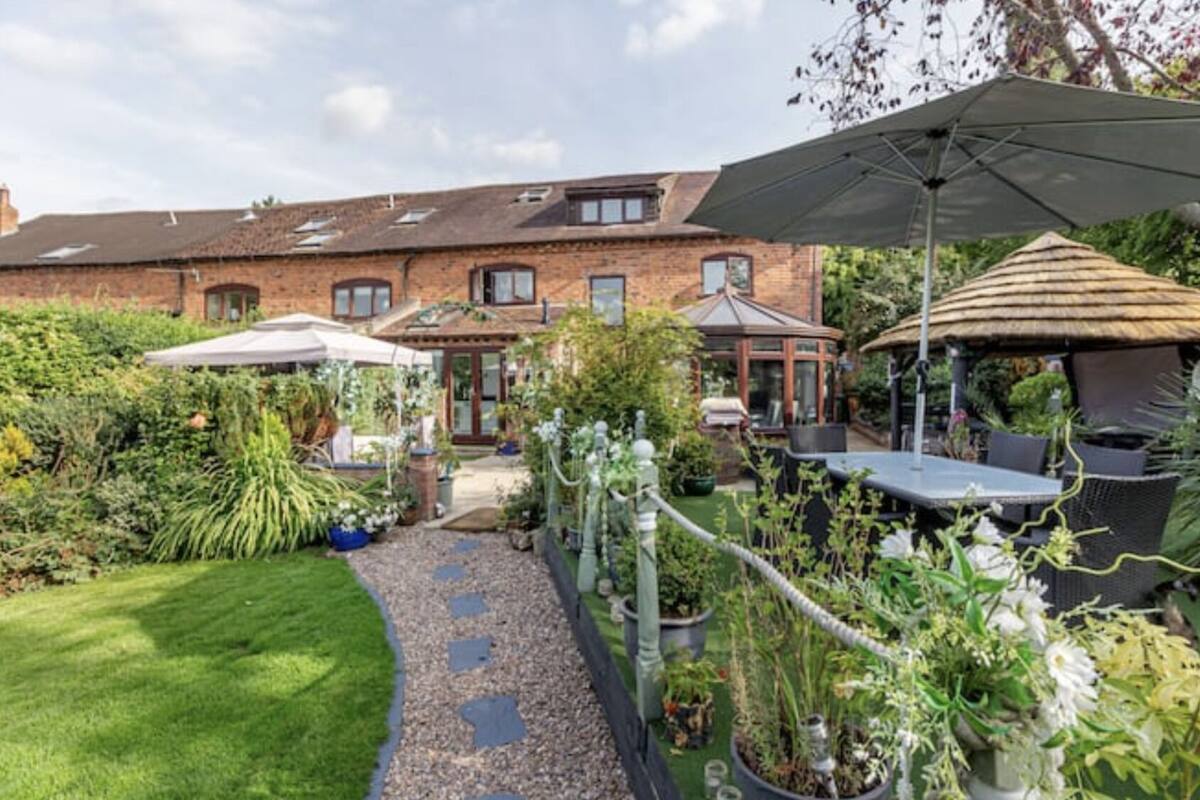 Comfort House, Ensuite (The Vale of Evesham) | Garden