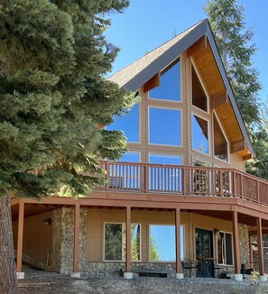 Exterior - Large Luxury Cedar Home in the Forest at Lake Davis near golf courses - 3NightM (Portola)