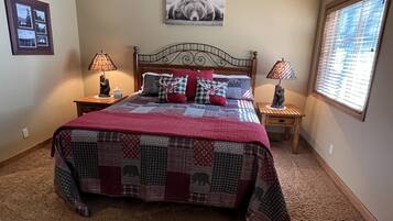 4 bedrooms, desk, iron/ironing board, free WiFi