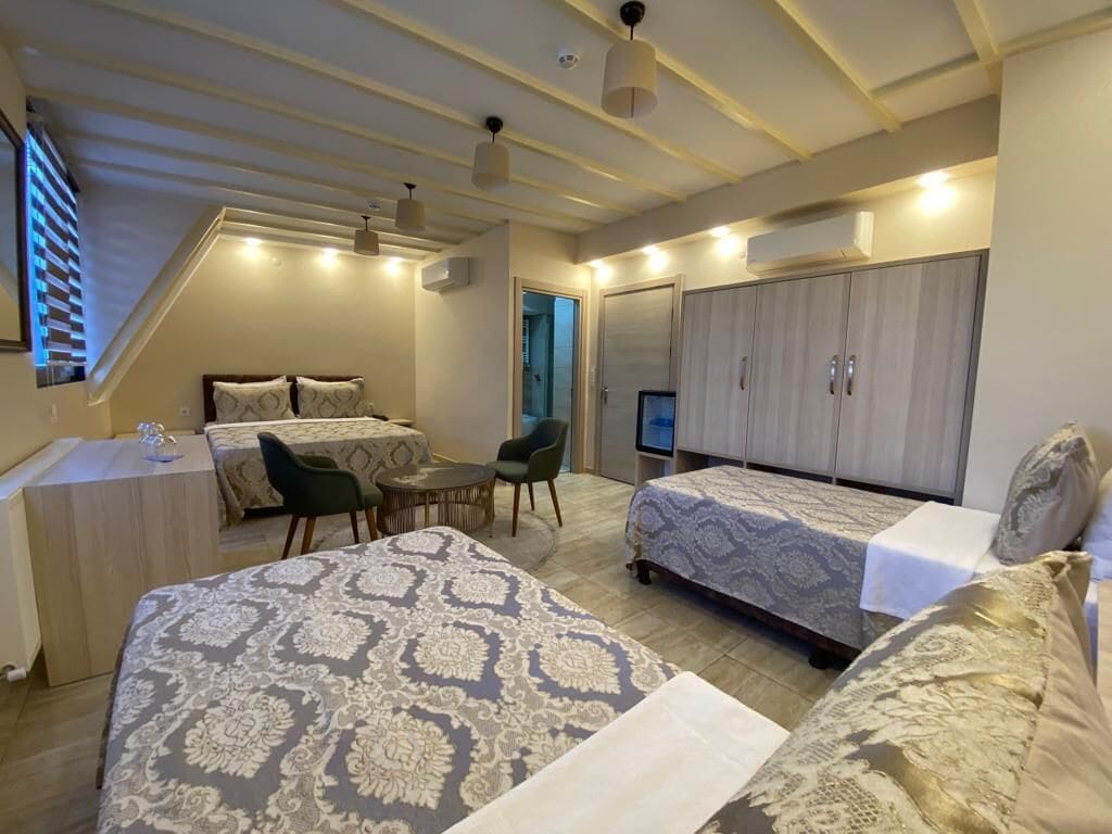 Chambre Triple Familiale | Draps en coton égyptien, literie de qualité supérieure, minibar