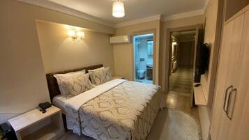 Standard Double Room | Egyptian cotton sheets, premium bedding, minibar, in-room safe